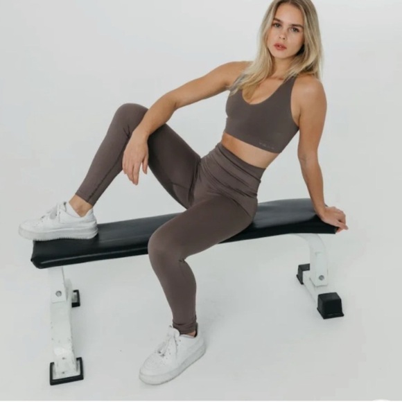 Tala by Grace Beverly Zinnia Athletic Leggings Espresso Brown Size Small NEW - Picture 1 of 12